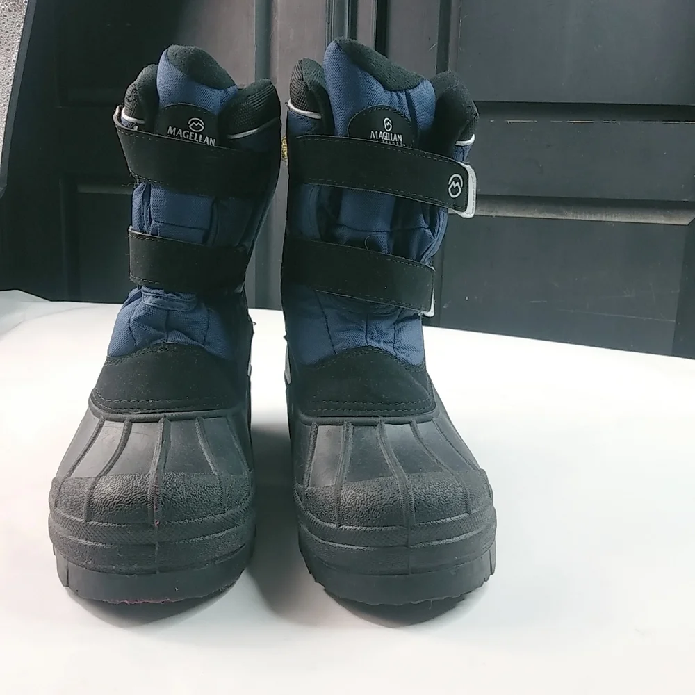 Magellan Thinsulate 6 Boys Black Blue Snow Boots Kids